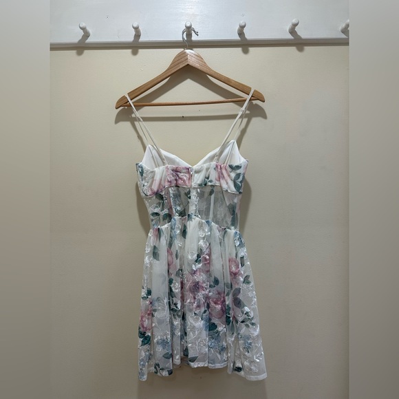 Windsor Floral White and Pink Dress - Picture 6 of 14